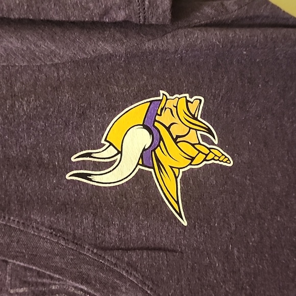 Minnesota Vikings V-Neck - Picture 4 of 8